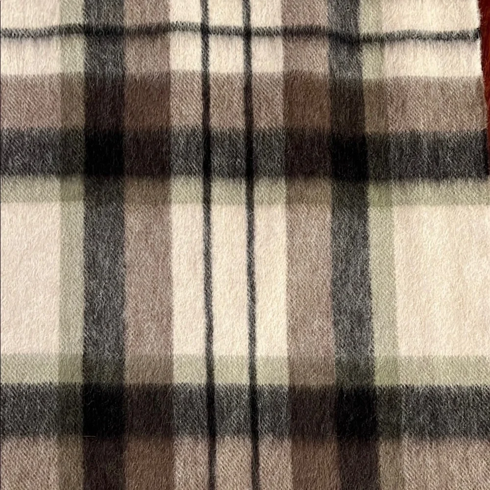 Classic Plaid Men's Scarf - Black, Gray, and White